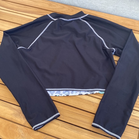 Cropped Circo Rashguard - Picture 3 of 7